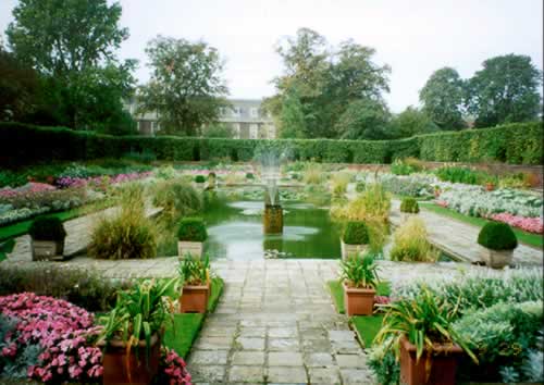 イギリスの庭園 ケンジントン ハンプトンコート イタリア イギリス庭園めぐり 株式会社ユーロストン