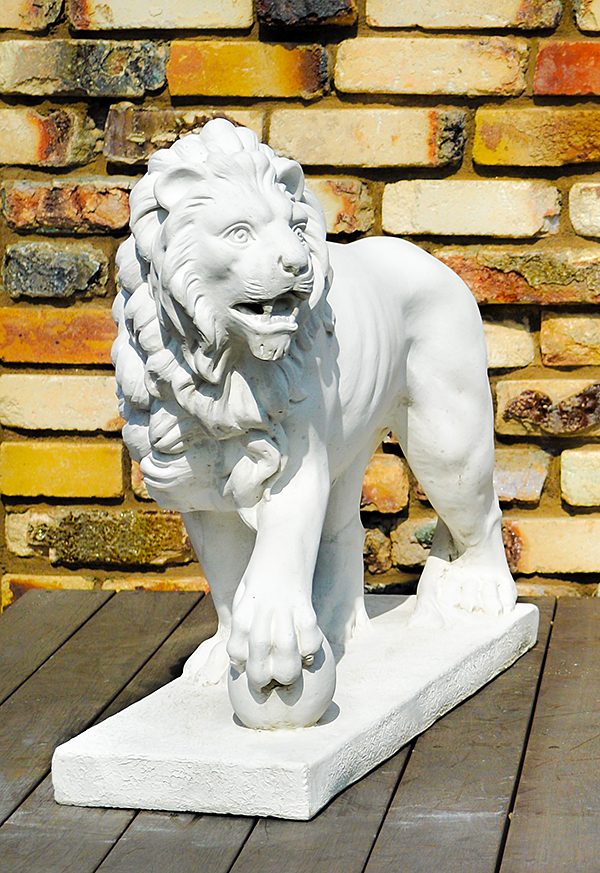 PapiniAgostino　ドッカーレ宮のライオン（左）