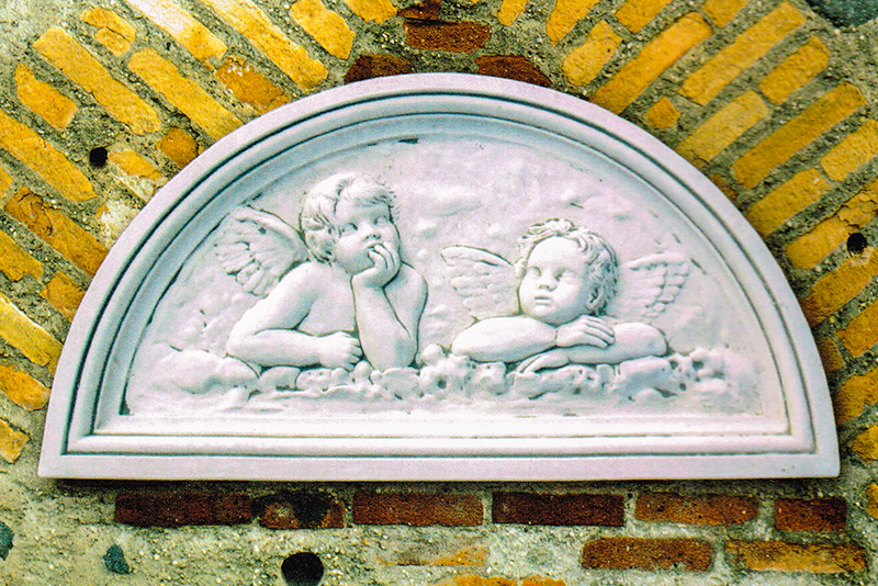 ラファエロレリーフ