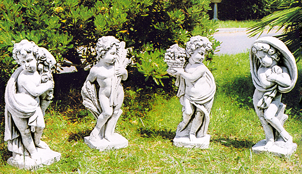 Italgarden　四季の子供像（春）