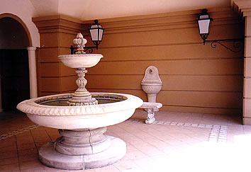 パティオの噴水　現場：大阪府東大阪市　マンション