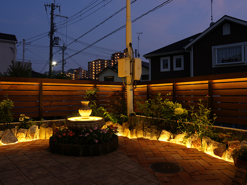 組み合わせによるオリジナル噴水　現場：兵庫県川西市　個人邸