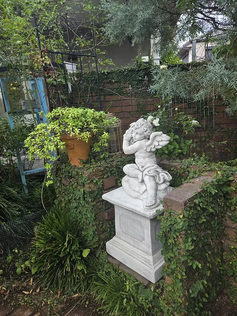 Italgarden　イドラ、四季の子供像（春）、四季の子供像(秋)、エンジェル　午睡　現場：個人邸