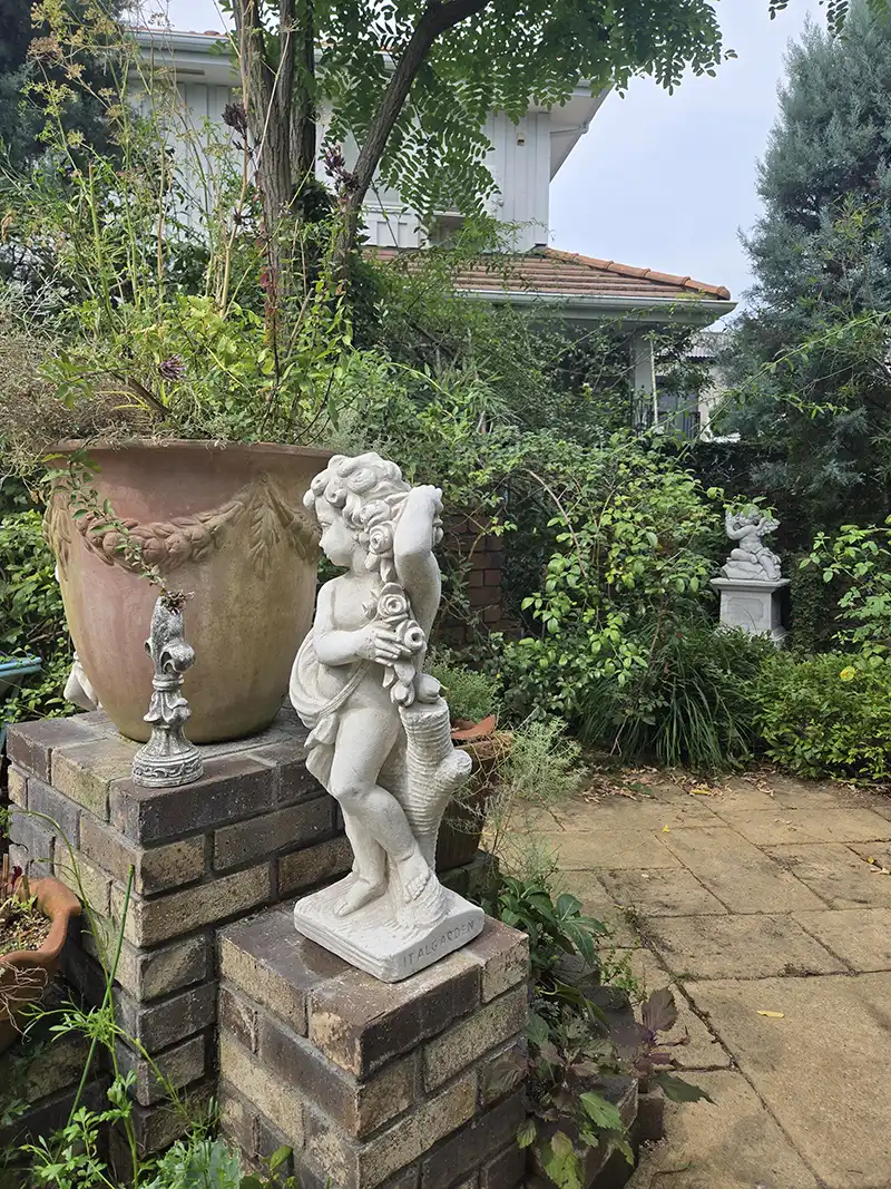 Italgarden　イドラ、四季の子供像（春）、四季の子供像(秋)、エンジェル　午睡　現場：個人邸