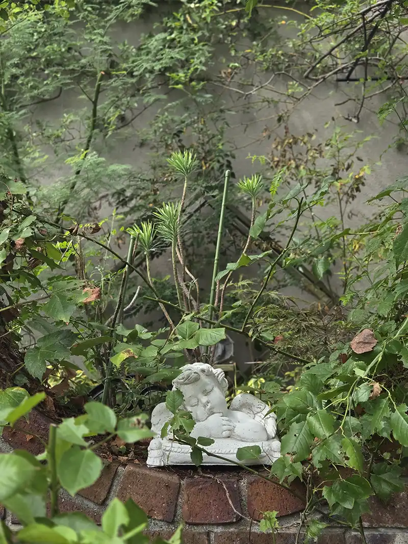 Italgarden　イドラ、四季の子供像（春）、四季の子供像(秋)、エンジェル　午睡　現場：個人邸