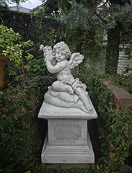 Italgarden　イドラ、四季の子供像（春）、四季の子供像(秋)、エンジェル　午睡　現場：個人邸