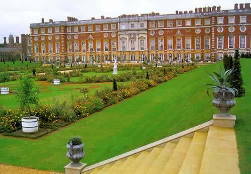 ケンジントン　ハンプトンコート